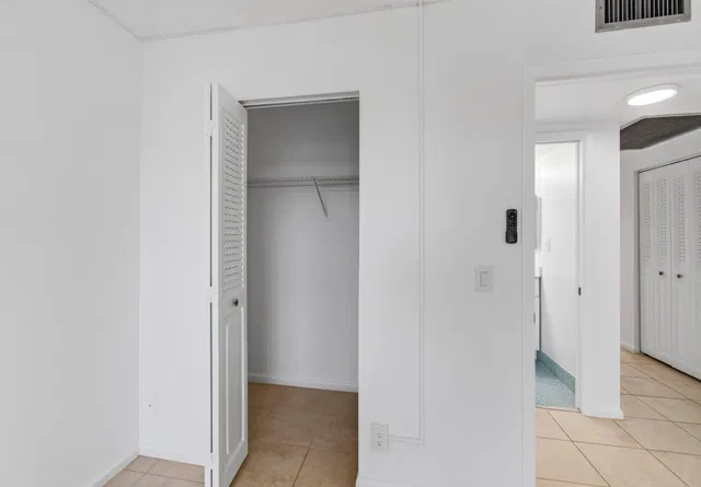 Residence photo 52