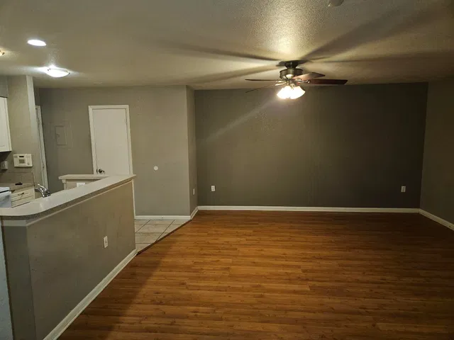 Unit 409 photo 2