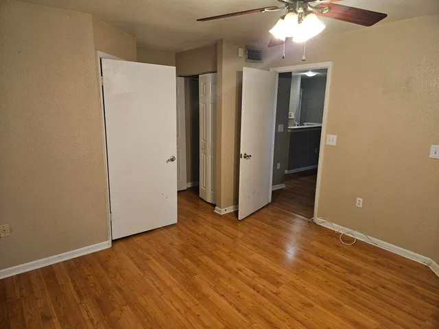 Unit 409 photo 5