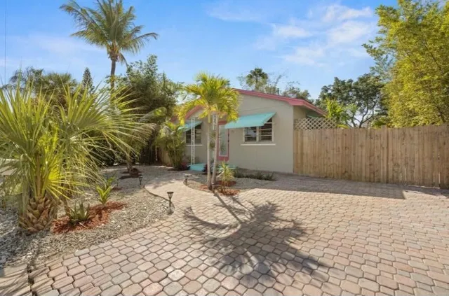 Residence photo 2