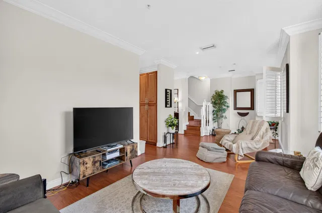 Residence photo 20