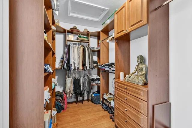 Residence photo 63