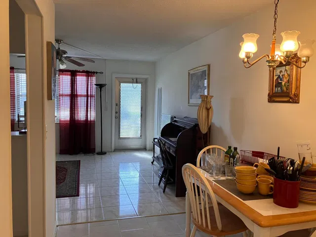  Residence photo 12