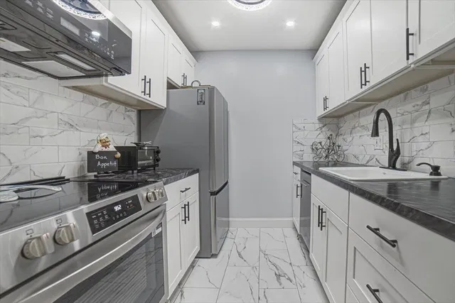 Unit 205 photo 18