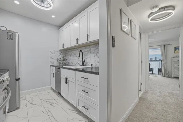 Unit 205 photo 19