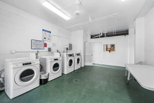 Unit 206 photo 4