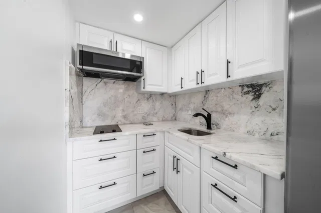 Unit 206 photo 13
