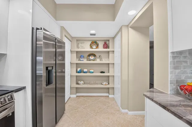 Unit 104 photo 11