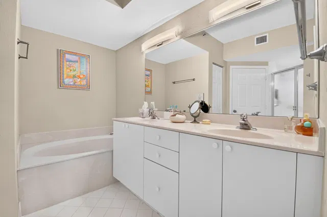 Unit 104 photo 24
