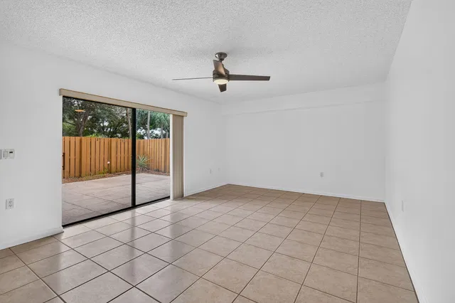 Residence photo 4