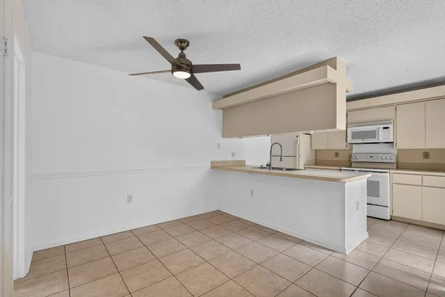 Residence photo 6