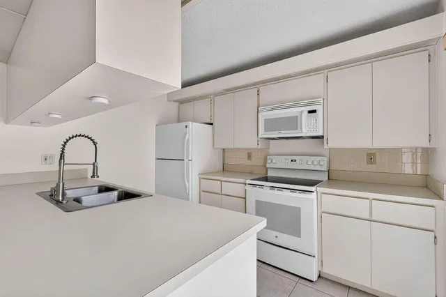 Residence photo 8