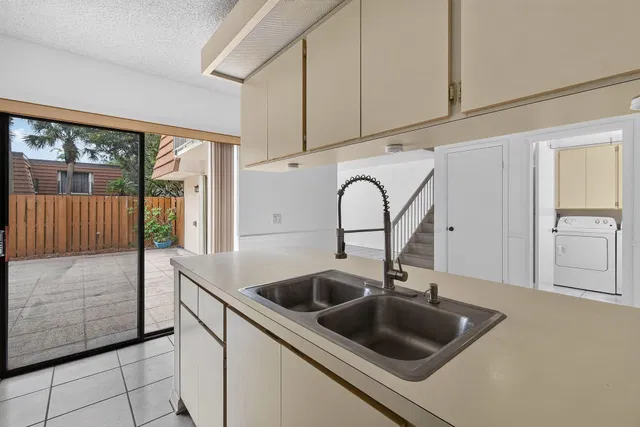 Residence photo 9