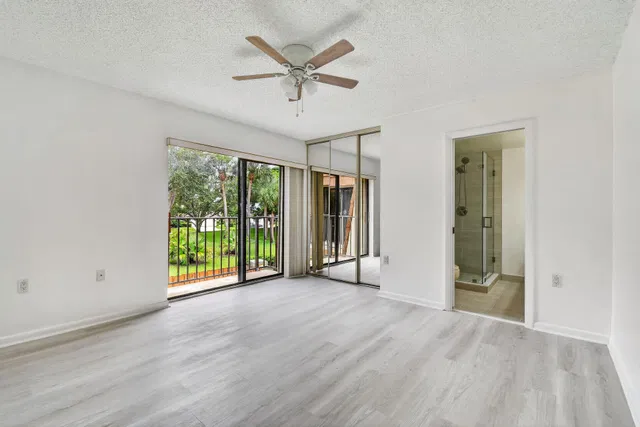 Residence photo 15