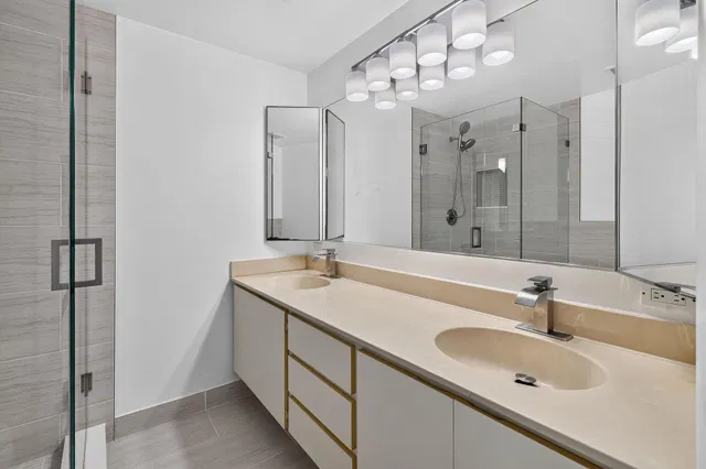 Residence photo 18