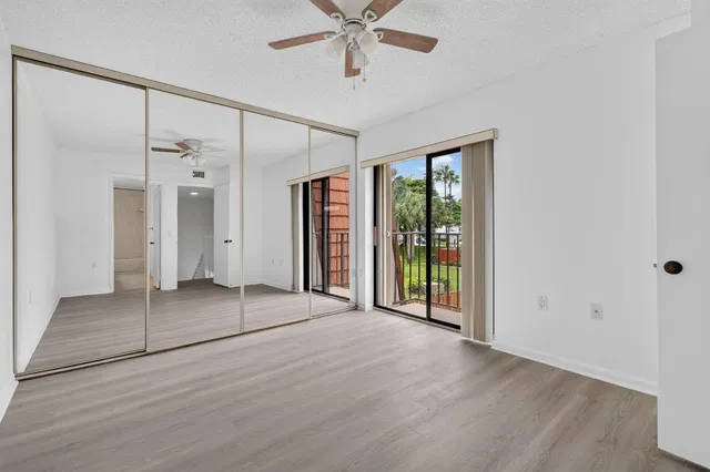 Residence photo 23