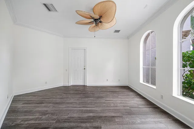 Residence photo 32