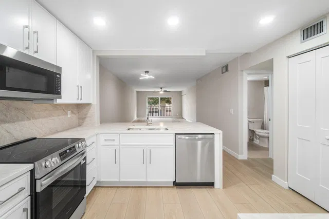  Unit 2020 photo 4