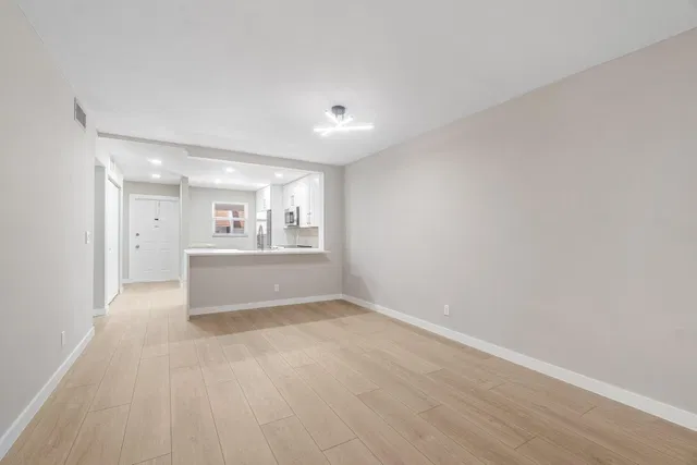  Unit 2020 photo 8