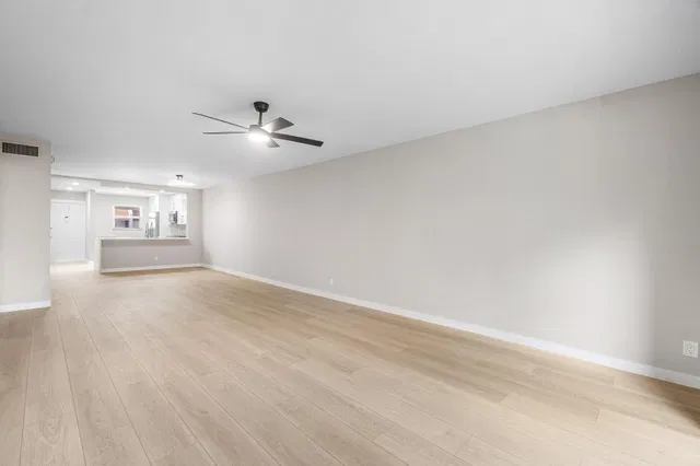  Unit 2020 photo 11