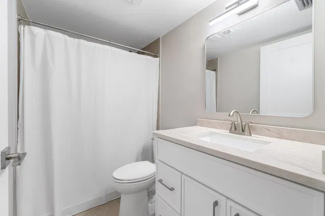  Unit 2020 photo 17