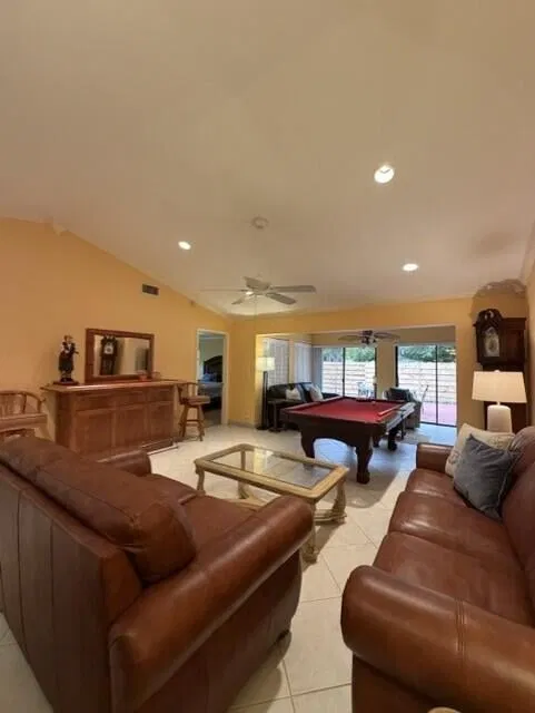 Residence photo 4