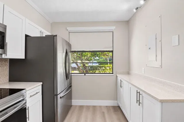 Unit 105 photo 15