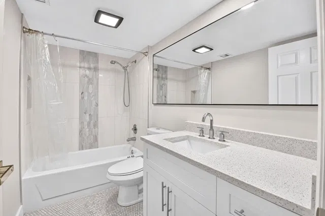 Unit 105 photo 26
