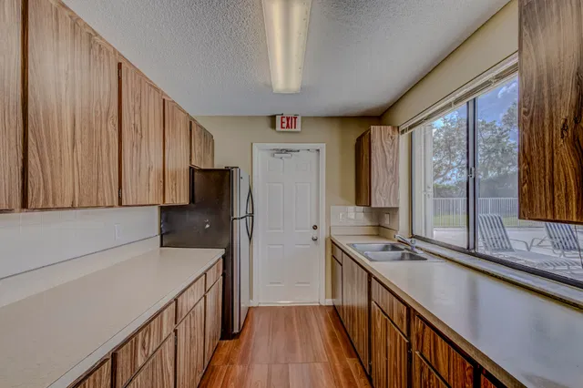 Unit 105 photo 36