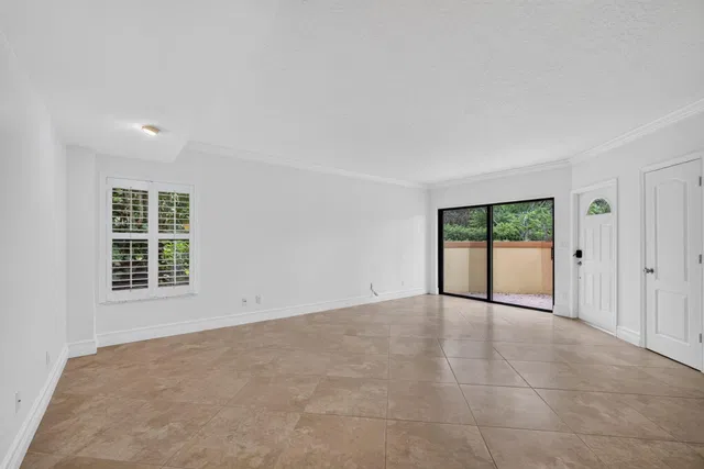 Residence photo 11