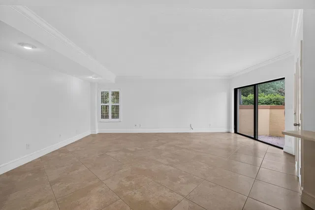 Residence photo 12
