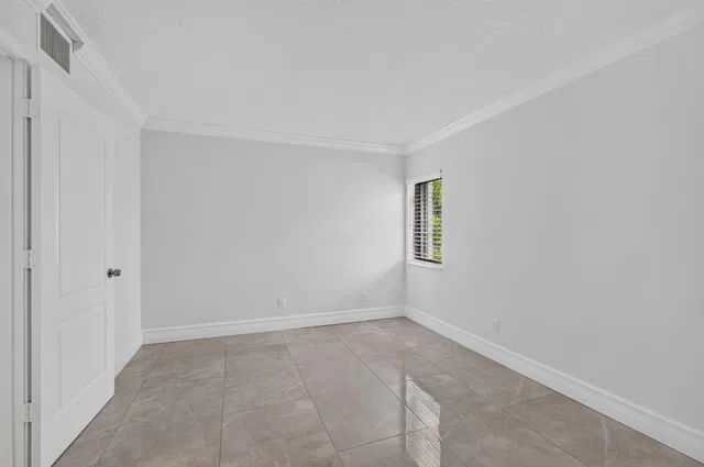 Residence photo 32