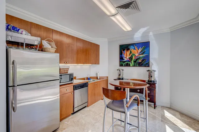 Residence photo 52
