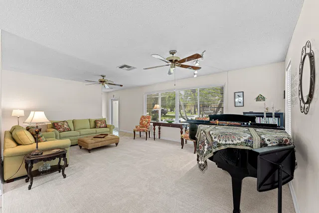 Residence photo 9