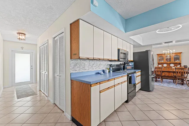  Residence photo 16
