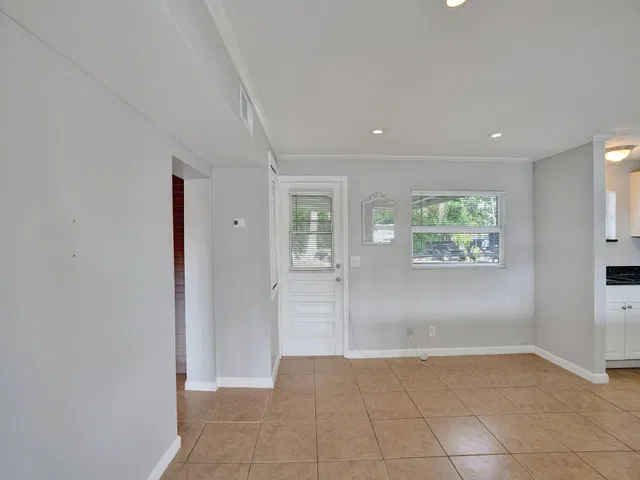 Residence photo 12