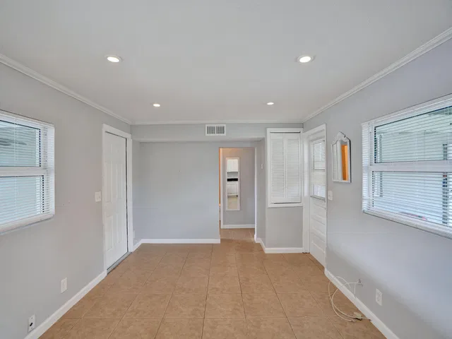 Residence photo 14