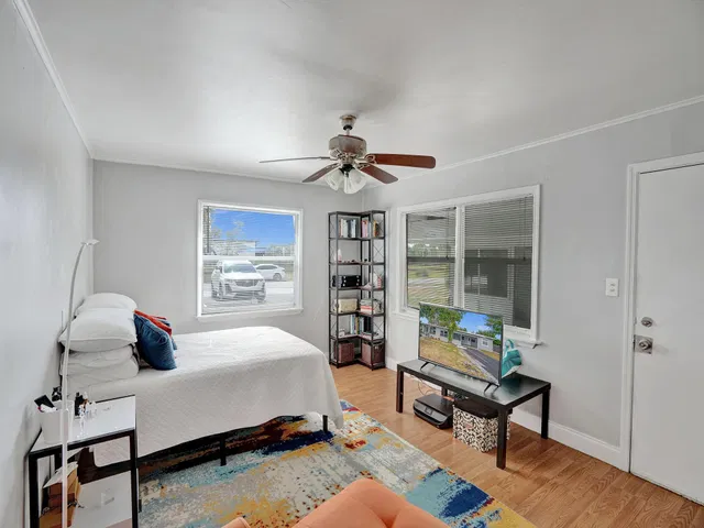 Residence photo 18