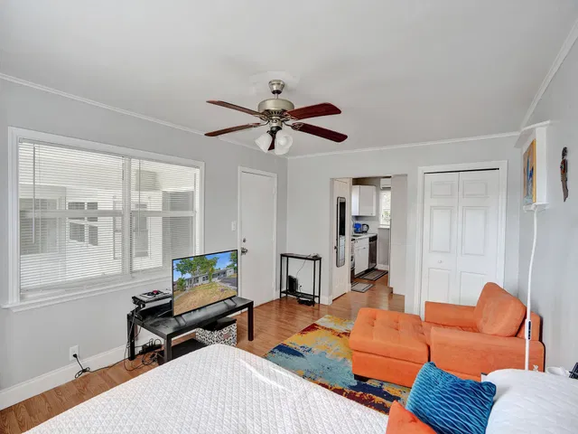 Residence photo 19