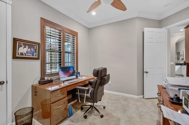 Residence photo 53