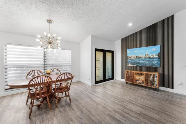  Residence photo 5