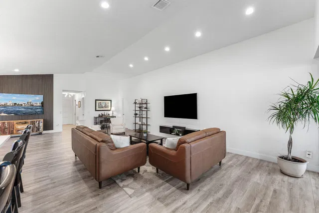  Residence photo 10