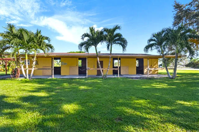 Residence photo 2