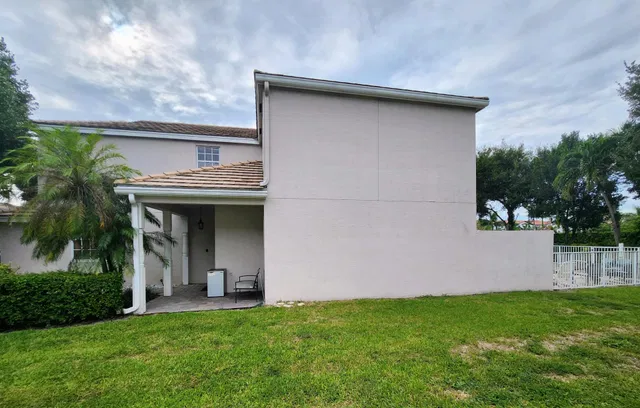 Residence photo 2