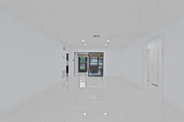  Residence photo 6