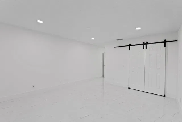  Residence photo 12