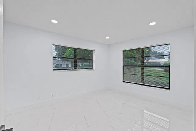  Residence photo 16