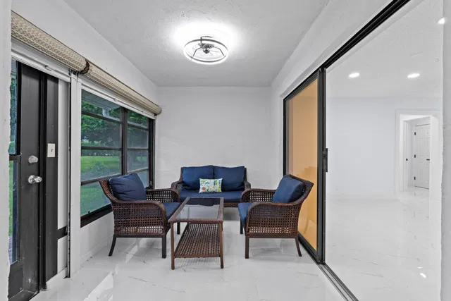 Residence photo 22