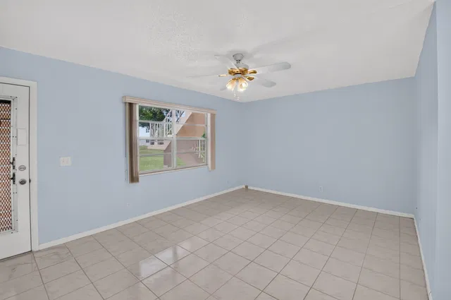  Residence photo 5