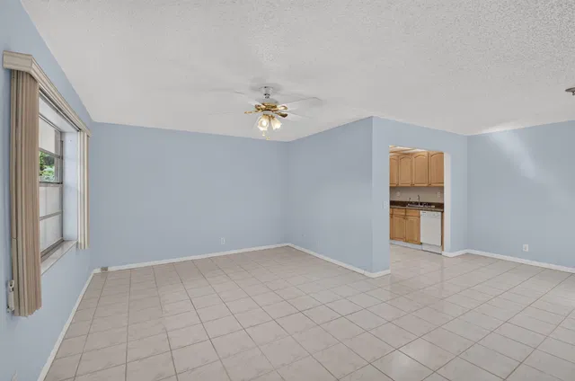  Residence photo 6